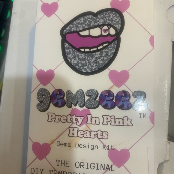 Heart Teeth gems - Picture 3 of 3
